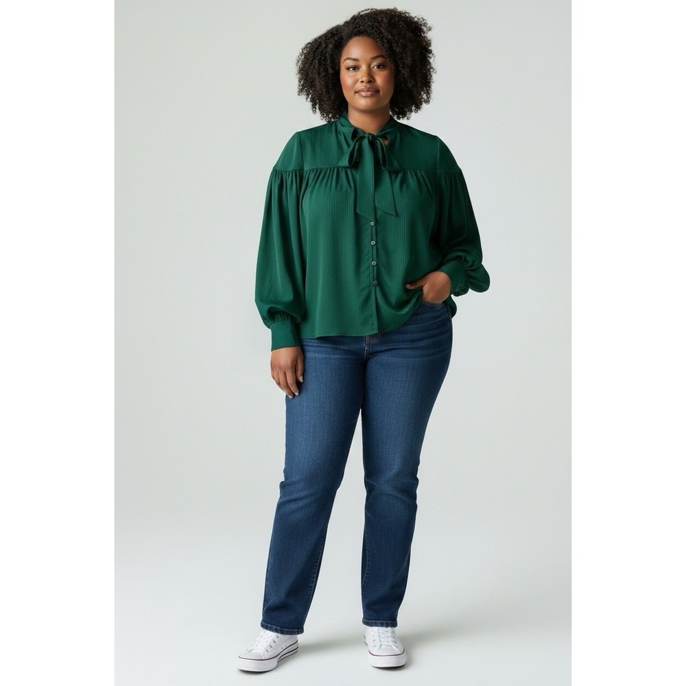 Time and Tru Women's XL 16-18 Emerald Green Tie Neck Balloon Sleeve Top NWT